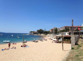 Ajaccio magnifique T2 40m2 centre ville vue mer au bord de la plage neuf 5 personnes Clim wifi balcon parking privé fermé